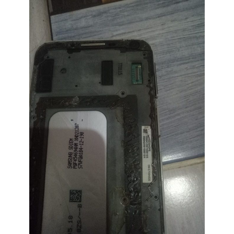 SAMSUNG J7 2015 TINGGAL NAIK LCD