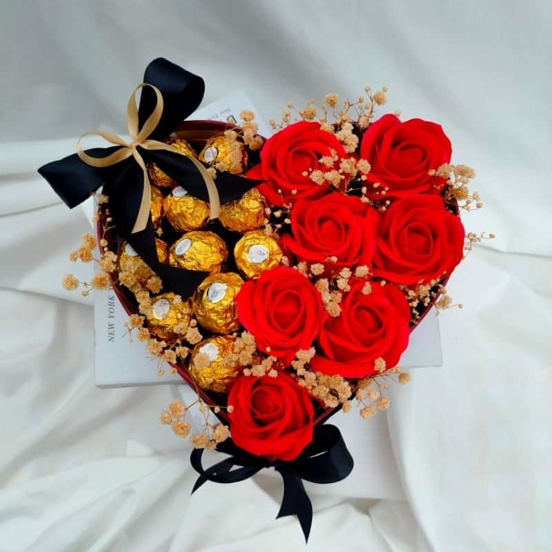 

[Ferrero heart bloom] kado valentine/ hadiah valentine/ hadiah anniversary/ hadiah ulang tahun/ hadiah hari ibu
