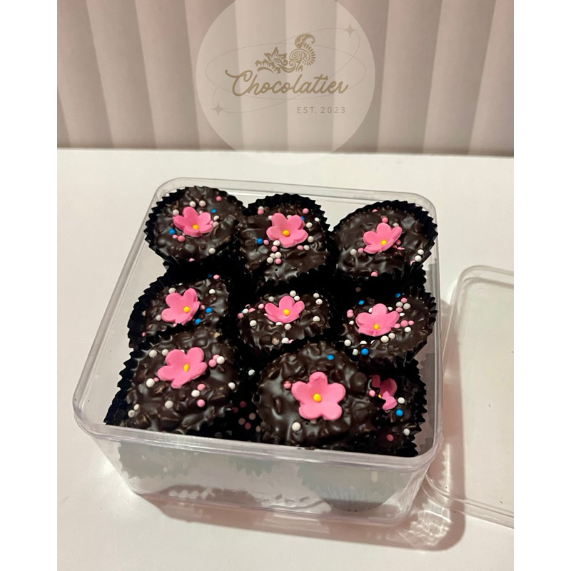 

COKLAT KACANG PREMIUM PERMEN BUNGA CANTIK BISA DIMAKAN KUE COKLAT KACANG