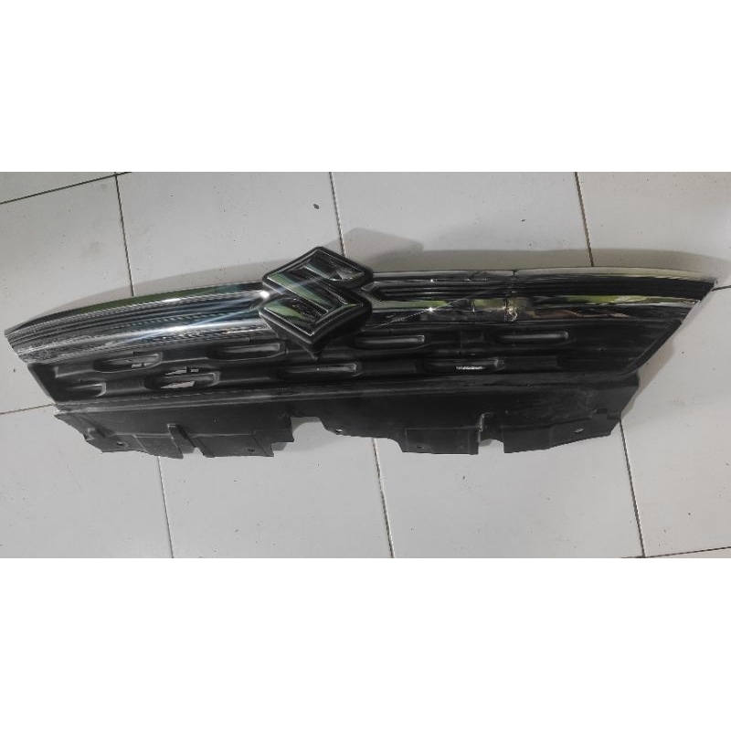 grill suzuki xl 7 original