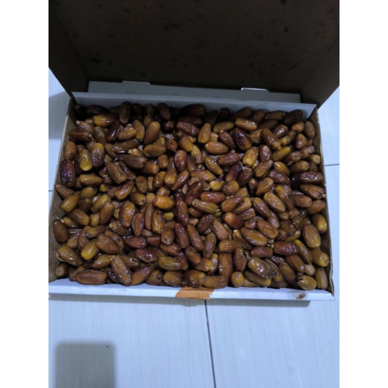 

Kurma Tunis Madu 1 Dus 5 Kg - Oleh-oleh Umrah dan Haji