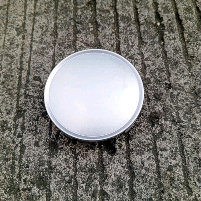 Dop roda/ dop velg Variasi diameter 7.5 cm berwarna silver