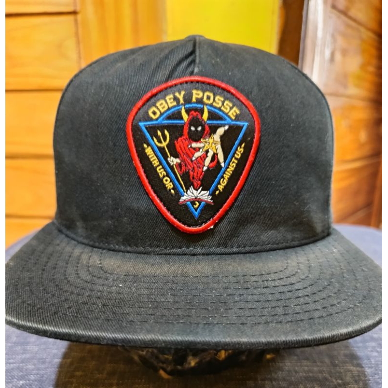 Topi Snapback Obey