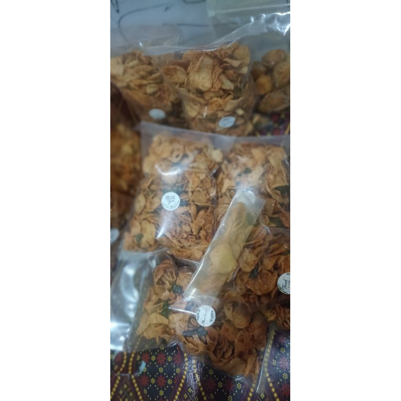 

Enakkk!!! Basreng Pedas - Original. kemasan 200gram.