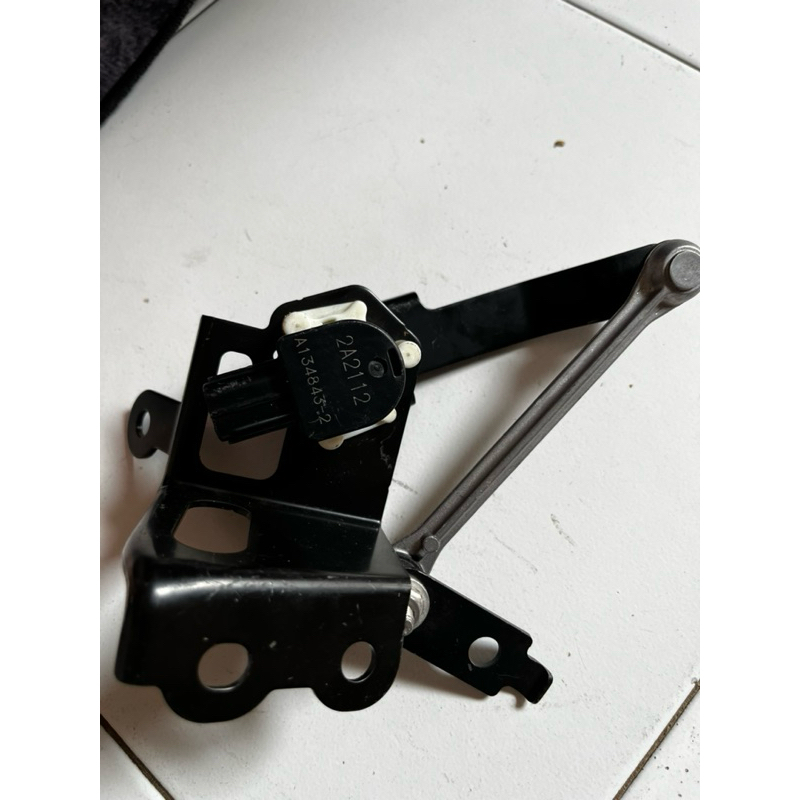 Sensor suspensi auto leveling lampu allnew pajero original -sensor only