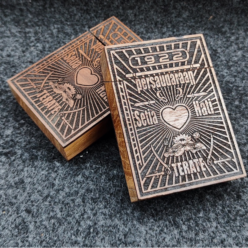 Kotak Kokor Psht Lambang Ukir Timbul Laser Engraving