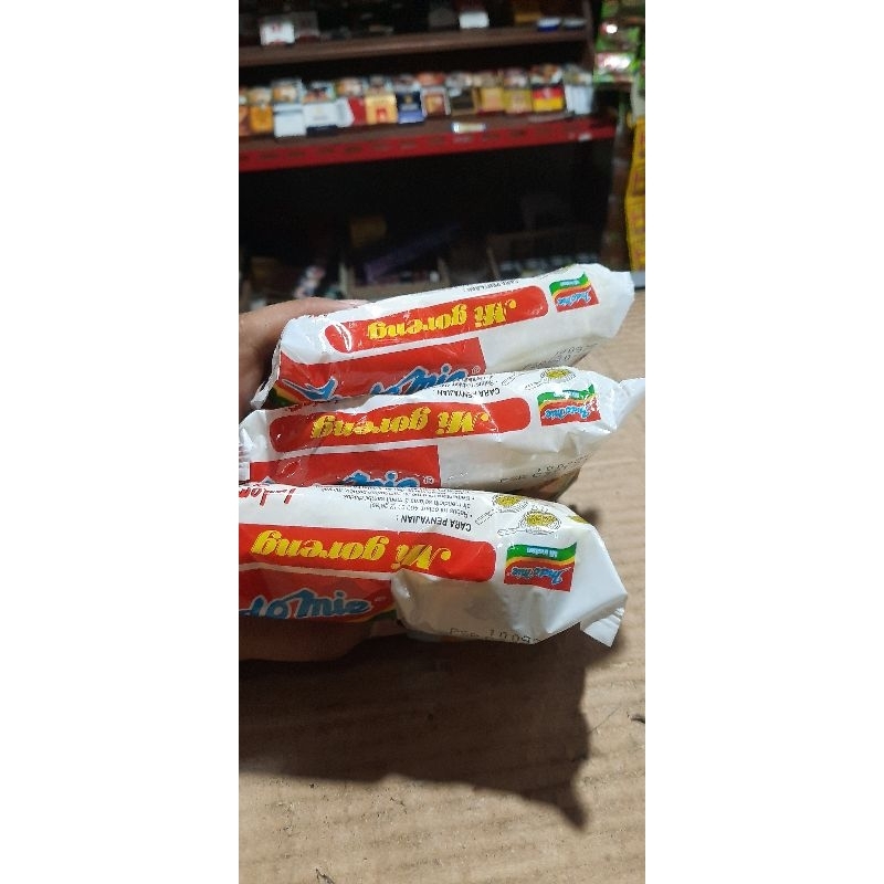 

indomie goreng isi 3