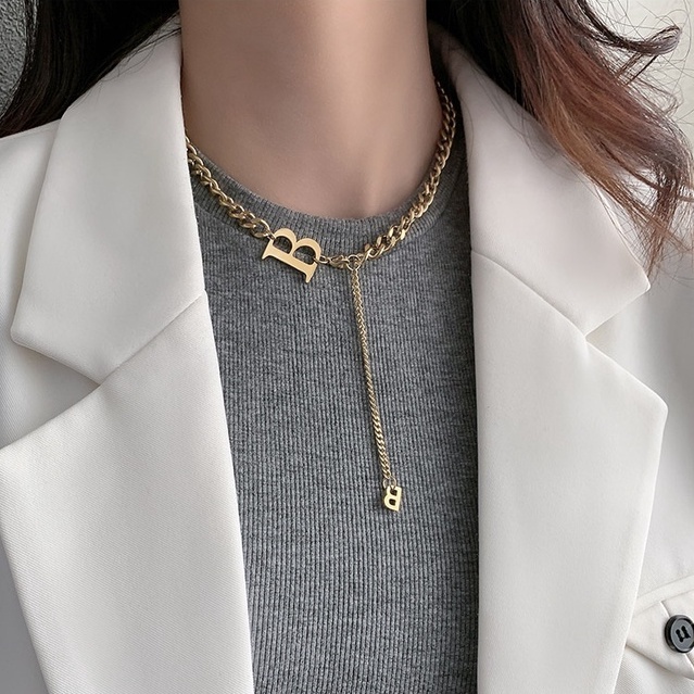 Kalung Titanium Wanita Rantai Besar Liontin Huruf B Terbaru Fashion Kekinian Anti Karat Anti Luntur
