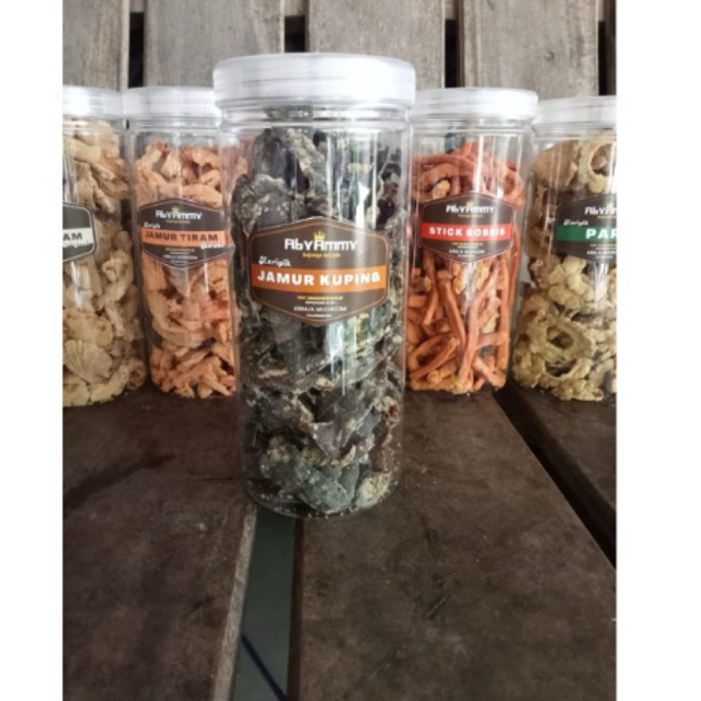 

SNACK JAMUR KUPING GURIH RENYAH DAN LEZAT KEMASAN TOPLES 1300ML