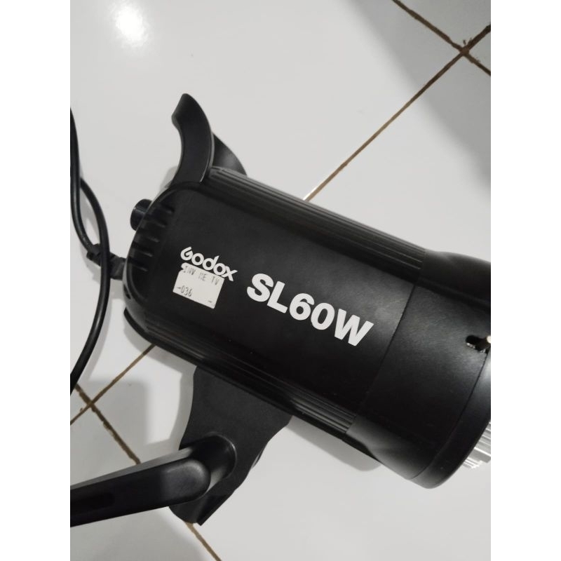 LAMPU STUDIO GODOX SL60W (BEKAS) JARANG PAKAI, LIKE NEW (LAMPU+KABEL POWER SAJA)