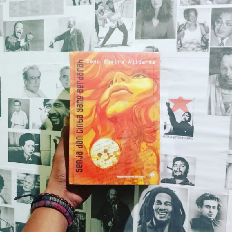 Buku-buku Seno Gumira Ajidarma Sebuah Pertanyaan untuk Cinta / Dilarang Menyanyi di Kamar Mandi / Pe