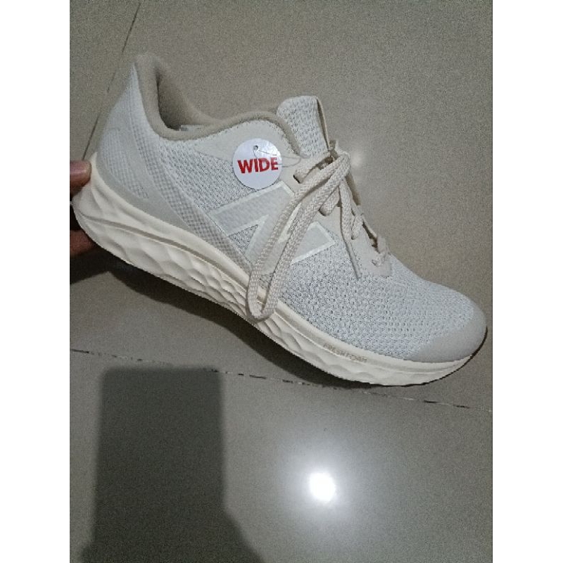 New Balance New Arishi Ivory Uk.40 ..25cm.. #NewBalance #WomanNewBalane #Sneakers #Sepatuolahragawan