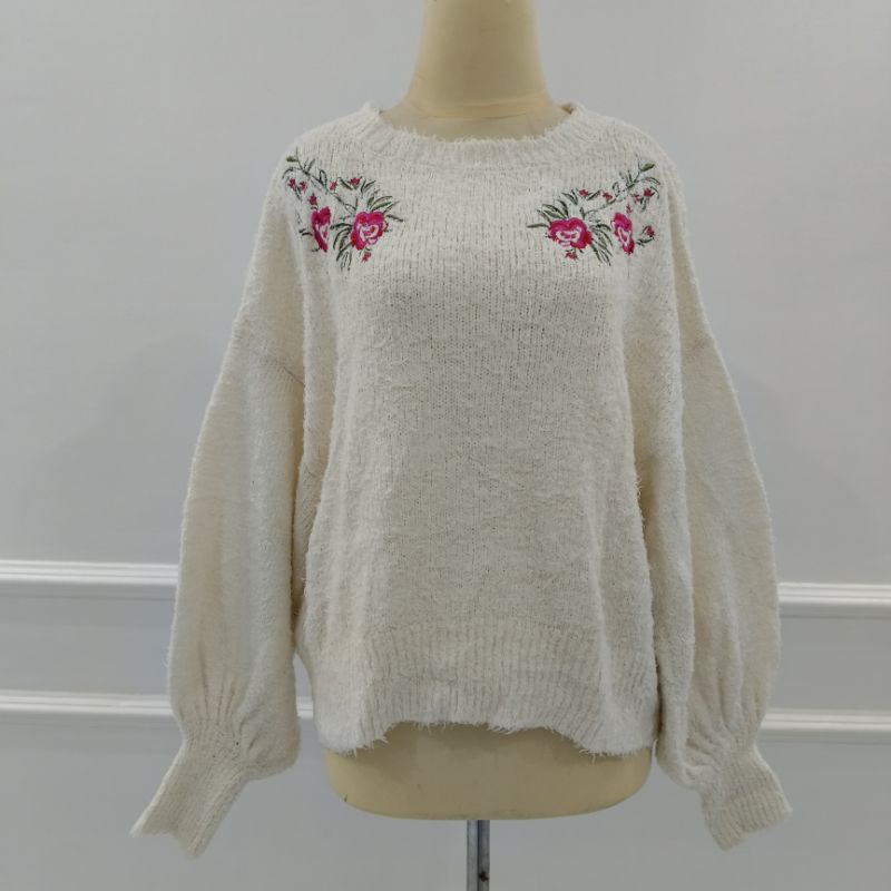 Sweater Rajut Fuzzy Bulu Bungga Bordir Model Balon