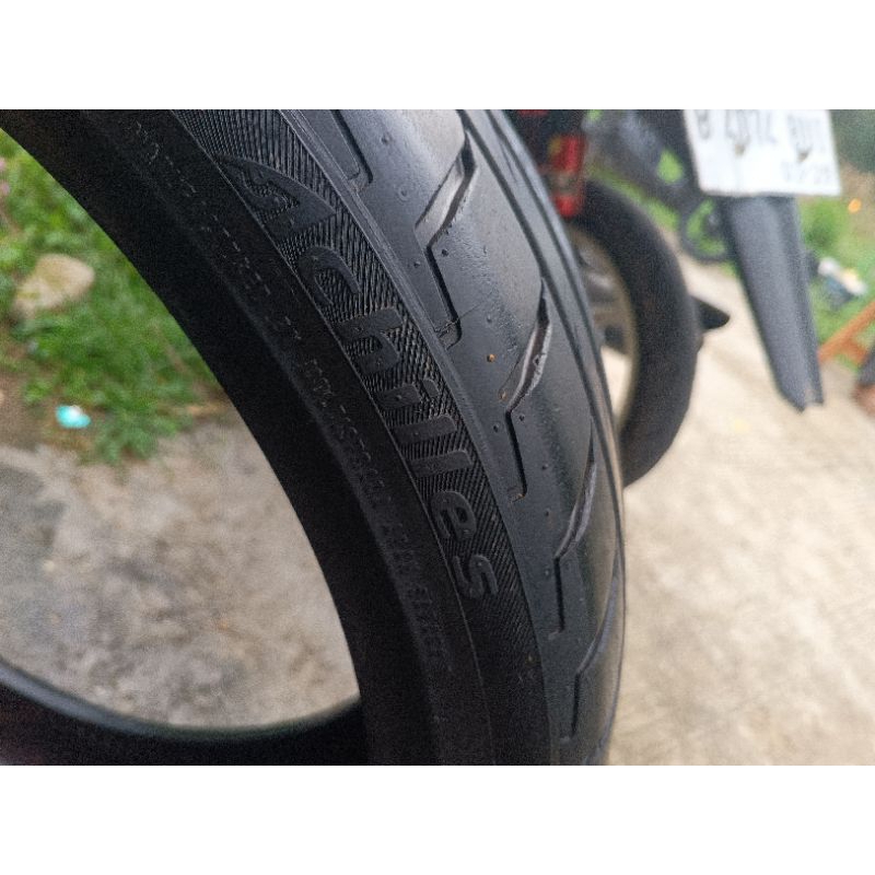 ban mobil 205/40 R18