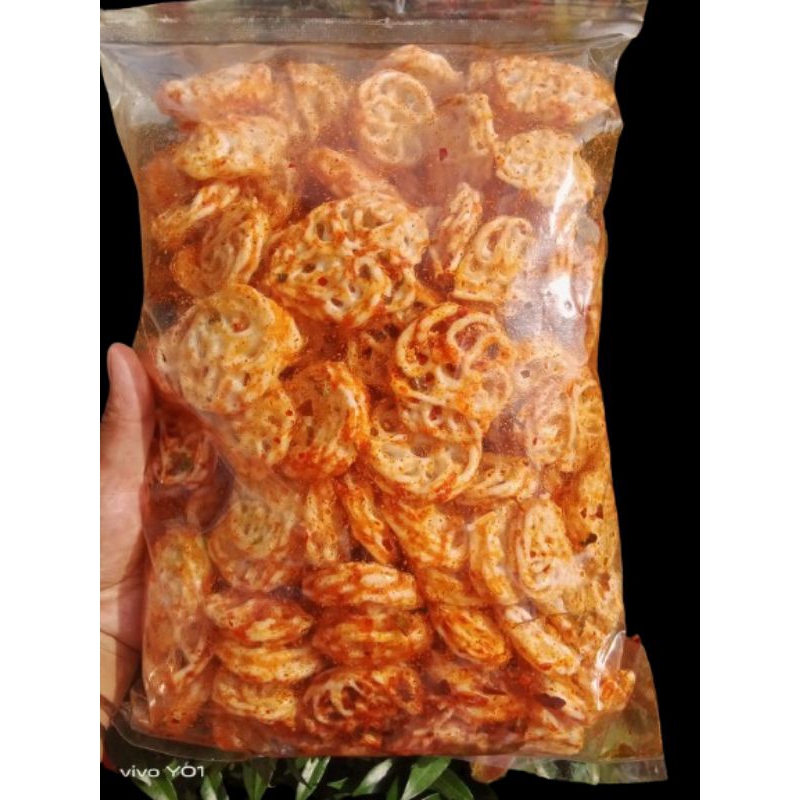 

cemilan seblak krupuk pedo / krupuk rafael pedas daunjeruk 250gram