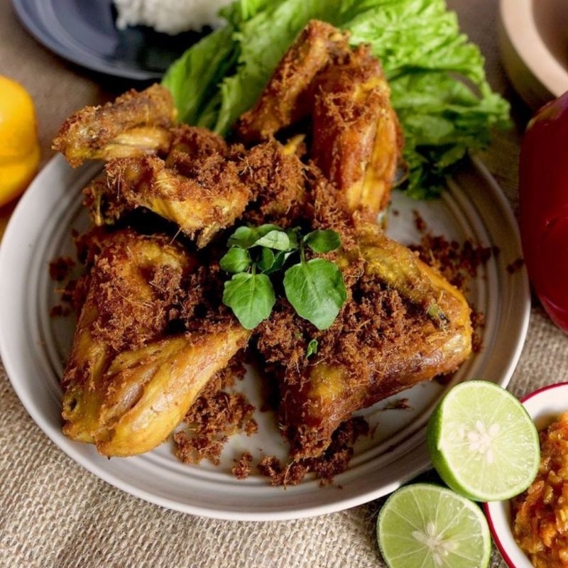 

Ayam goreng lengkuas 1 ekor 10 potong