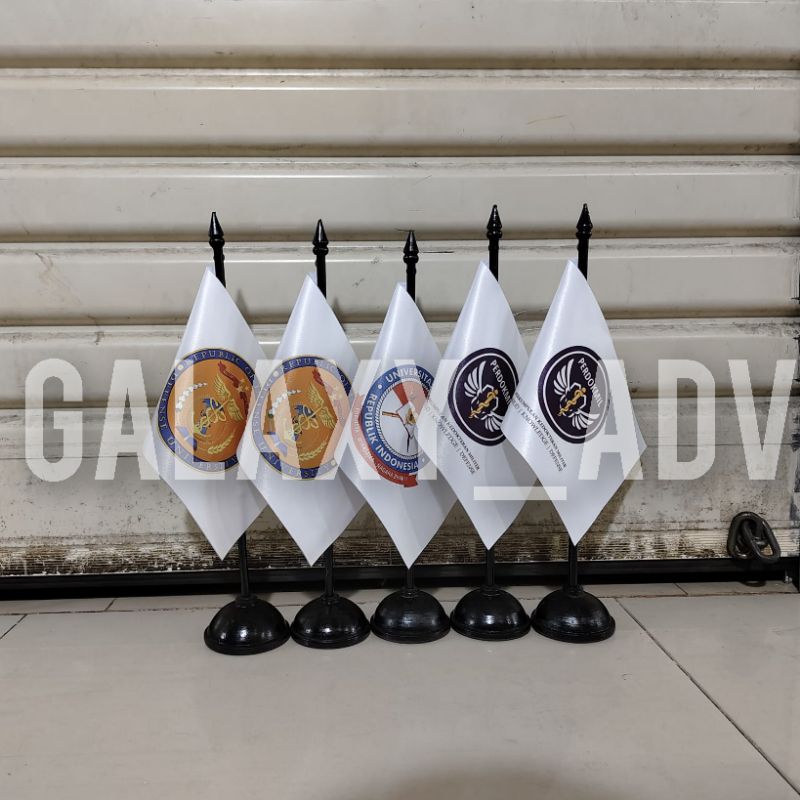 

bendera meja custom logo dan tulisan + tiang
