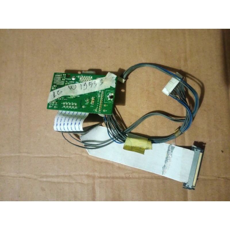mesin monitor LG w 1953 S normal