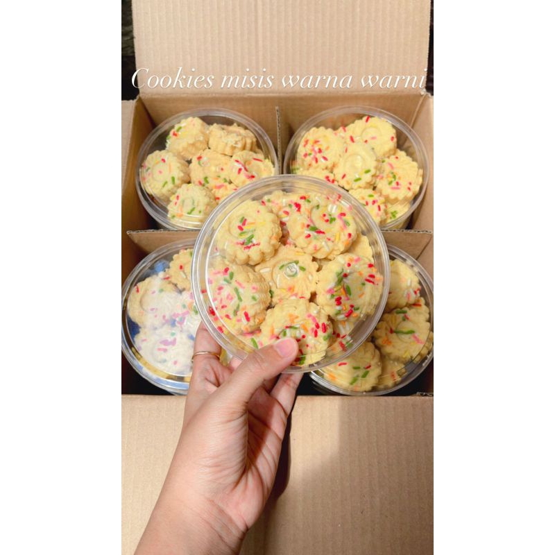 

READY COOKIES MESIS WARNA WARNI 250GR /KUE KERING