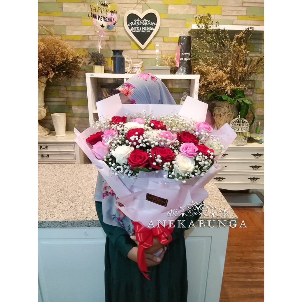 Buket Bunga Mawar Asli Fresh Rose Hand Bouquet Flower bucket birthday wedding anniversary wisuda Buc