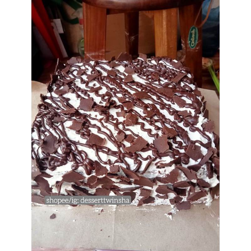 

Dessert Twinsha || Hampers 2 Layer Kue Tart Brownies Blackforest Simple Cokelat Kukus