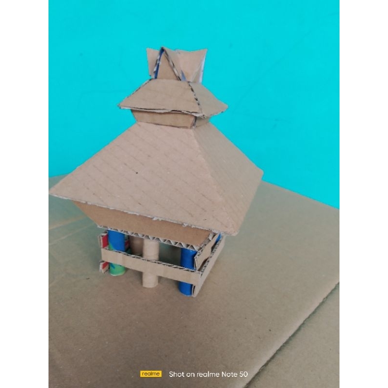 prakarya Miniatur rumah adat Batak Karo dari kardus