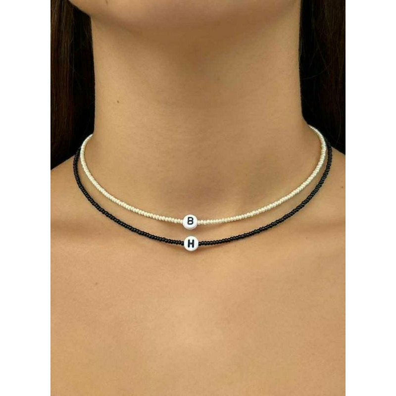 kalung inisial huruf/kalung manik manik inisial huruf aesthetic
