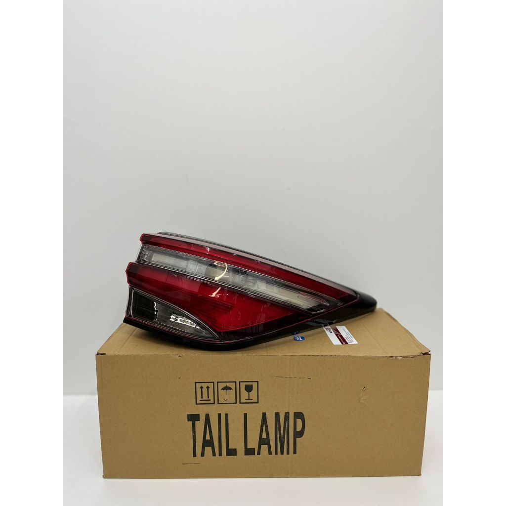 LAMPU BELAKANG FORTUNER LEGENDER 20-ON