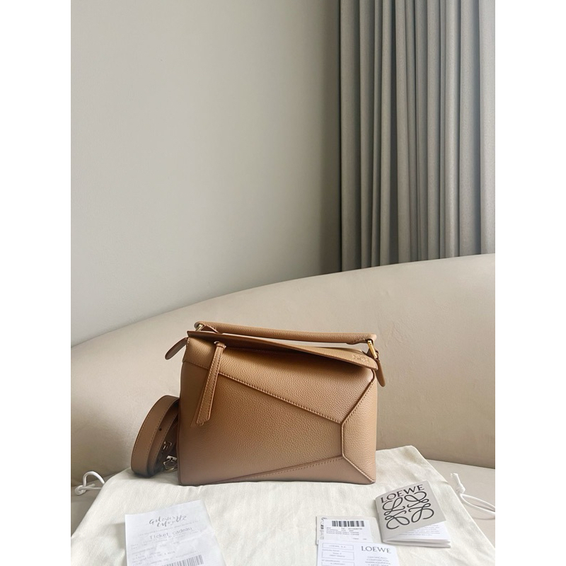 Loewe Tas Selempang Kulit Coklat 100% AUTH PRELOVED
