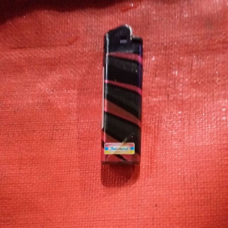 

Stiker Ponsel Karbon dengan Rambut Merah