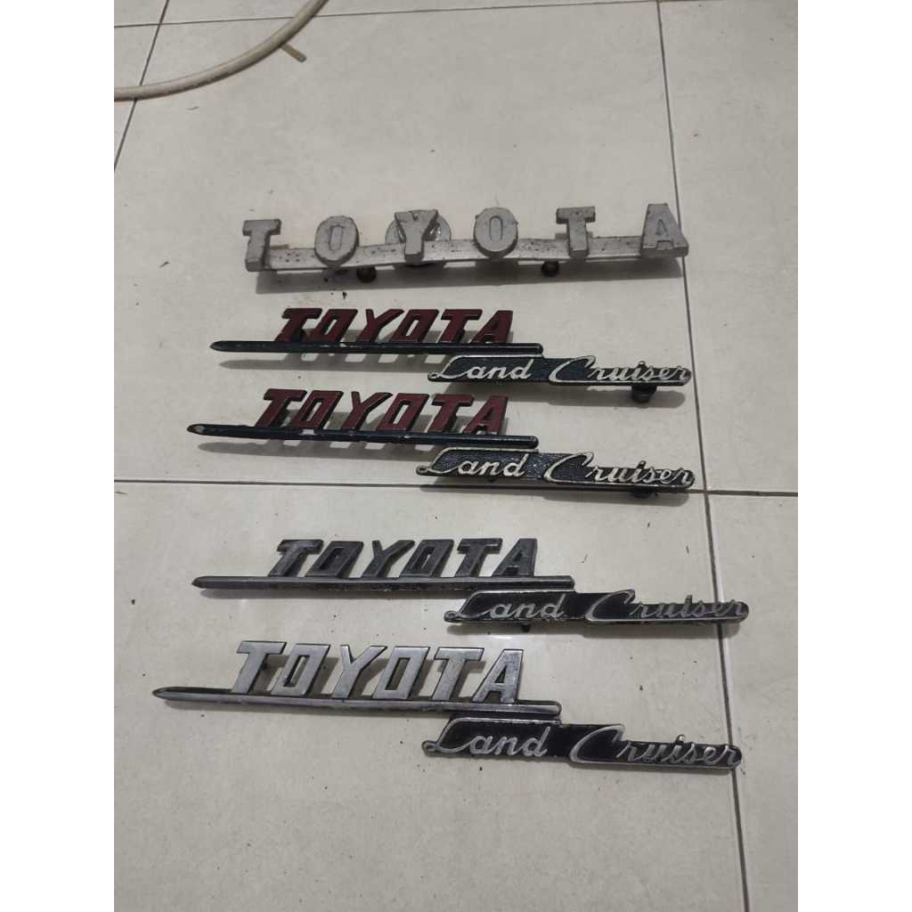 Emblem Grill Toyota Hardtop 1F sepaket Dengan Emblem Apron Hardtop 1f