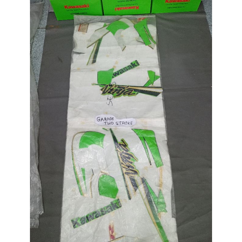 STRIPING POLET STIKER NINJA M WARNA HIJAU KIS 40143-0602 ORIGINAL KAWASAKI