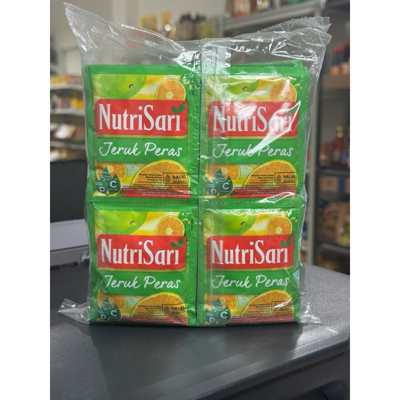 

Nutrisari rasa Jeruk Peras 14gr x 40pcs (1pack)