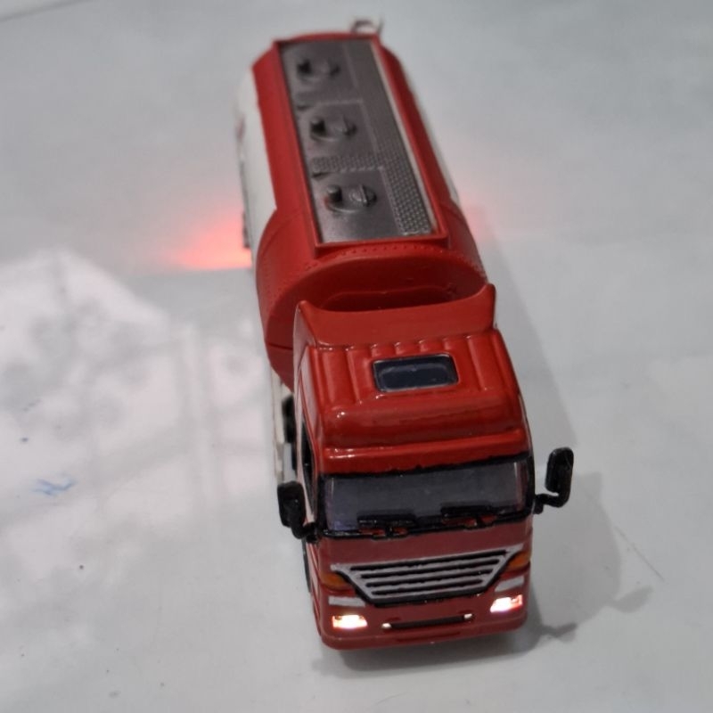 1/64 scale custom diecast truk pertamina lampu nyala