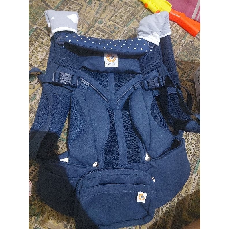PRELOVED LIKE NEW seperti baru Gendongan Baby carrier Ergobaby omni 360 cool air star struck navy bi