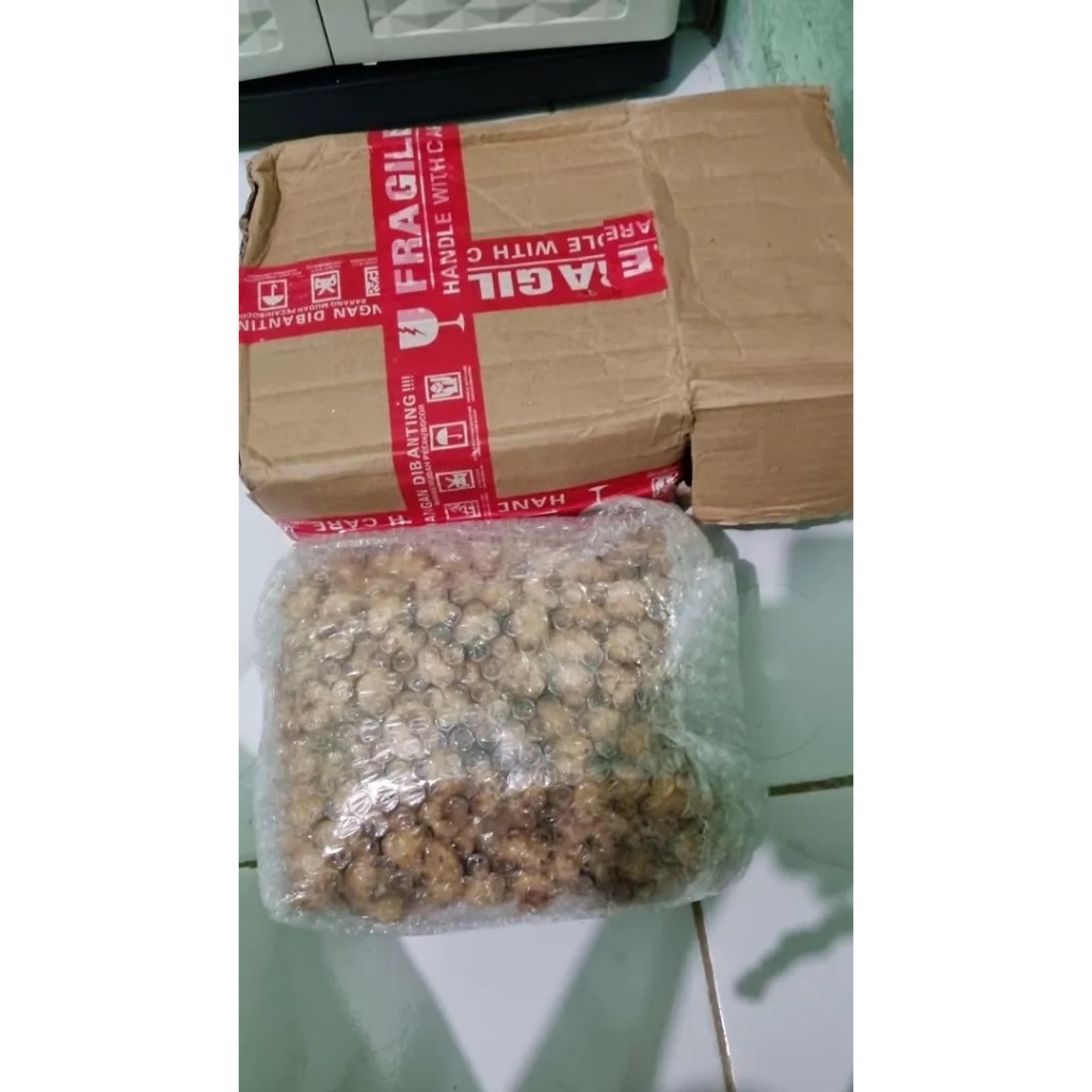 

Siap Kirim >>> Soes Coklat Gg 1 Kg (Rivin Snack)