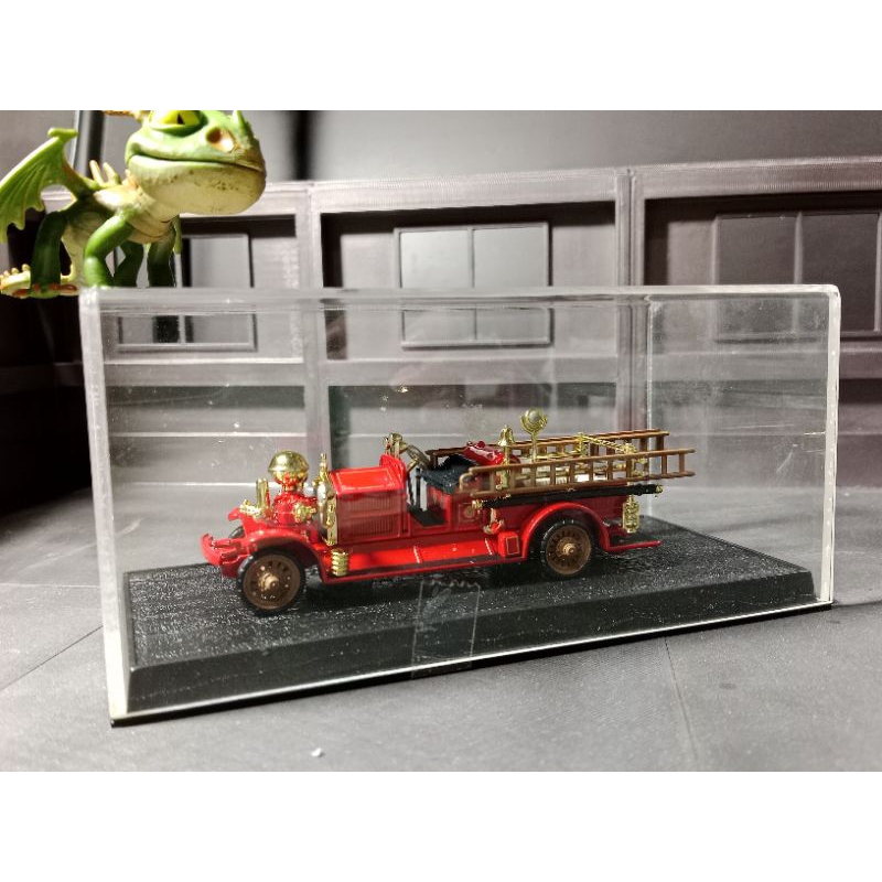 Amercom Diecast 1:64 1924 - Ahrens Fox (free acrylic)