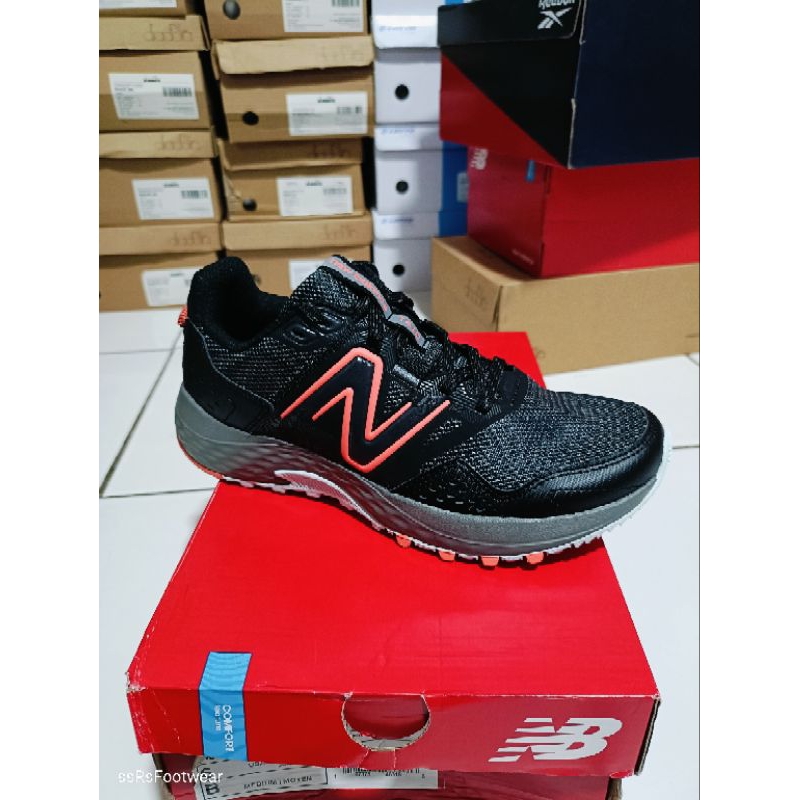 sepatu Running trail WT410 LB8