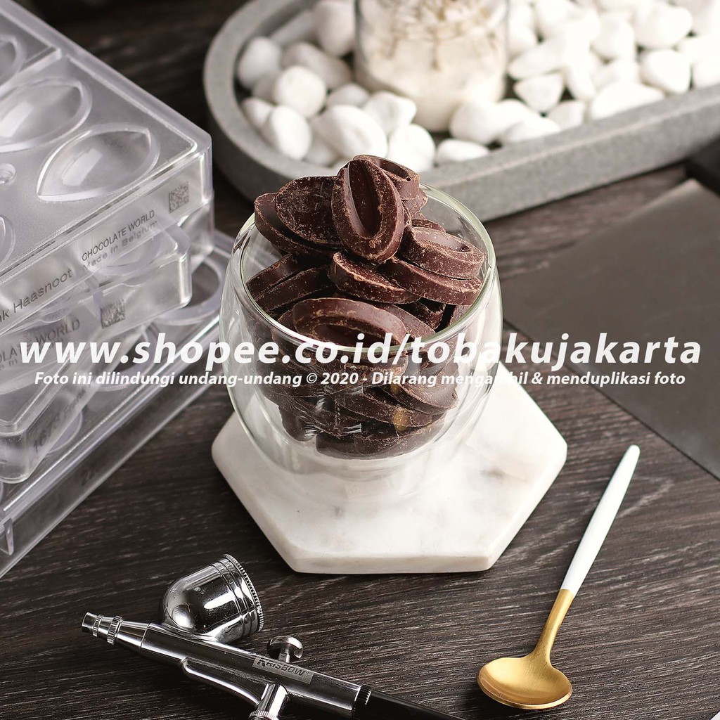 

Valrhona SATILIA NOIRE 1kg Dark Chocolate 62% Couverture Cokelat Coin