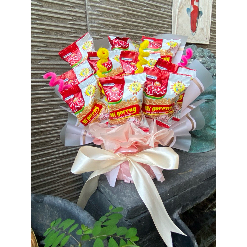 

READY STOCK buket snack / buket bunga / buket murah / Buket graduation