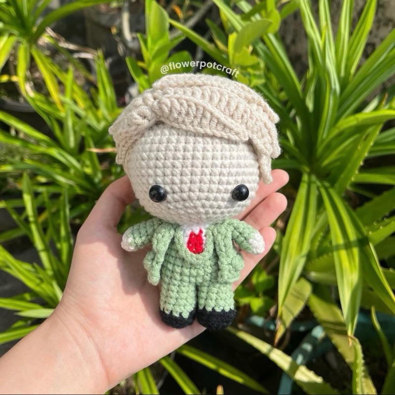 Loid forger spy x family amigurumi figure