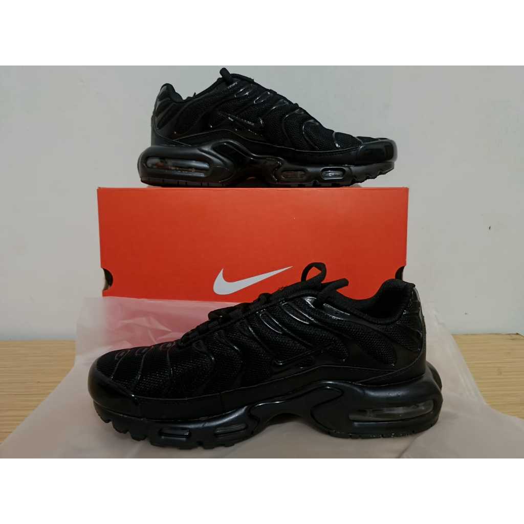 sepatu nike tn hitam