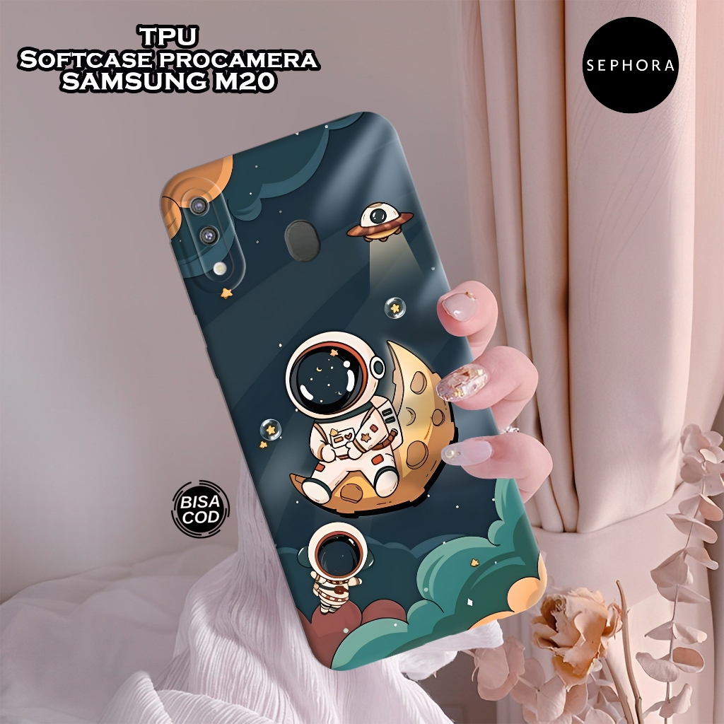 Case Samsung M20 Terbaru - Fashion Case Astronot - Softcase Samsung M20 - Case Pro Camera - Casing S