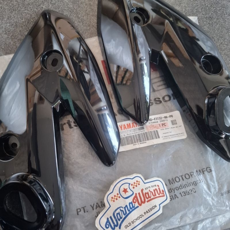 Cover kupingan lampu depan Scorpio Z new robot hitam | 54D-F3132-00-P0