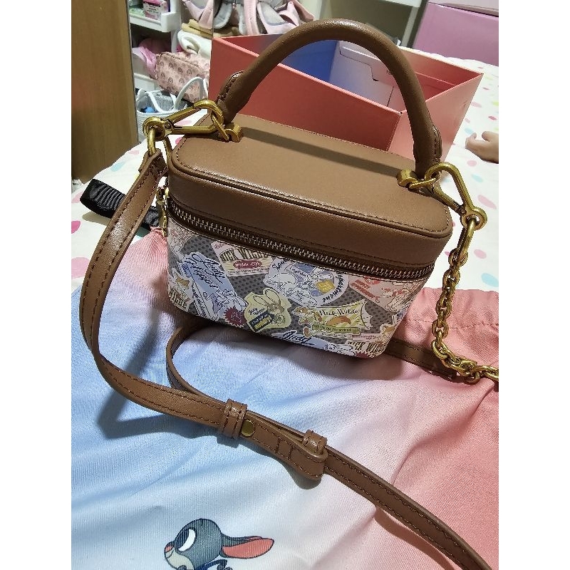 TAS CHARLES & KEITH ORIGINAL COUNTER 100% ZOOTOPIA DISNEY