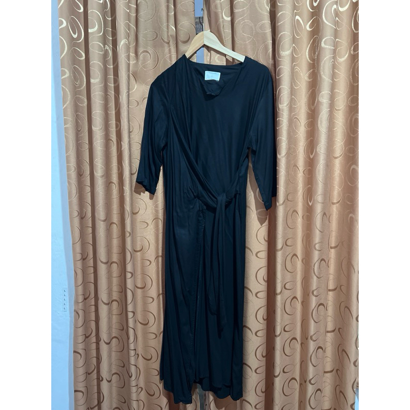 dress hitam merk in kano