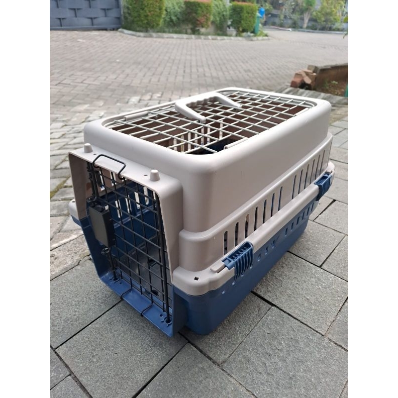 Pet carrier