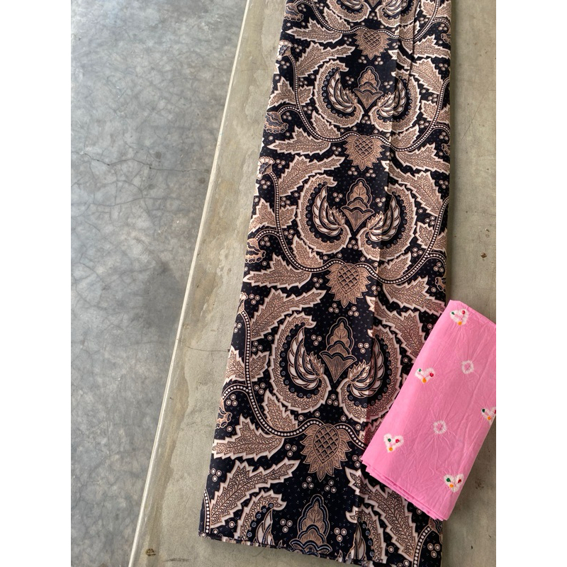 Kain batik pakem.kain batik solo. batik soloan. kain batik lawasan. kain jumputan. batik kebaya