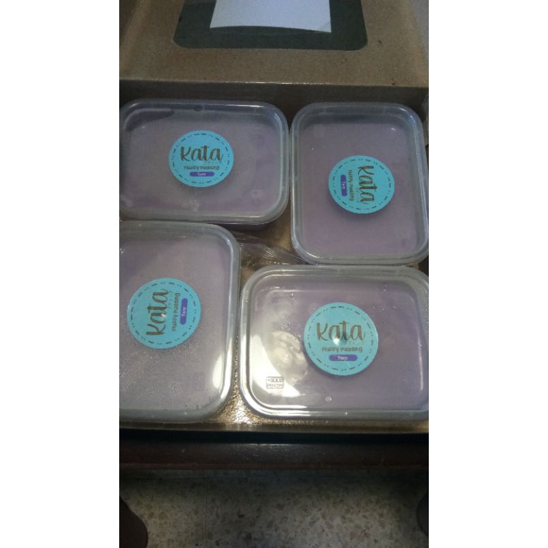 

1 paket isi 4 pcs Kata Fluffy Pudding