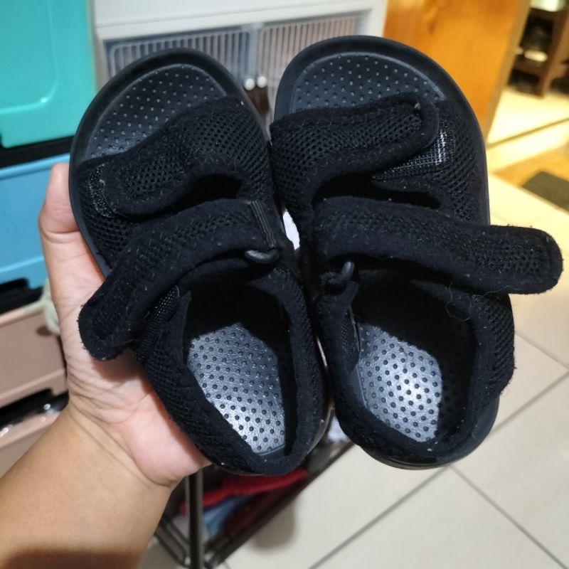 Preloved sandal anak mario